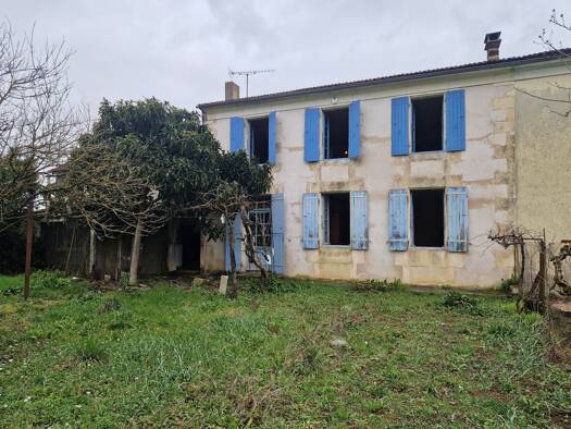 Maison à vendre 93 500 € 4 pièces 3 chambres 95 m² 1 394 m² de terrain Puyrolland 17380