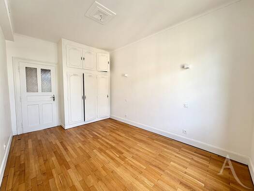Appartement à louer 870 € 4 pièces 2 chambres 85 m² Étage 3/4 Sablon Metz 57000