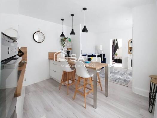 Maison à vendre 246 000 € 3 pièces 2 chambres 60 m² 100 m² de terrain Hôtel de Ville Vichy 03200