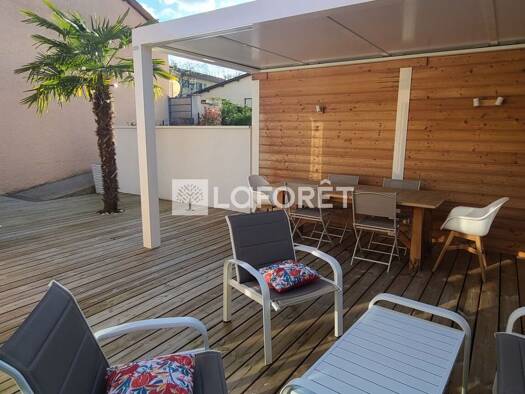 Maison à louer 1 600 € 5 pièces 3 chambres 121 m² 80 m² de terrain Fleurieux-sur-l'Arbresle 69210