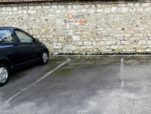 Parking à vendre 9 700 € 13 m² Les Eglantiers Vernon 27200
