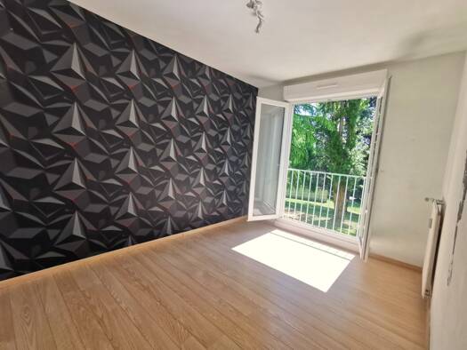 Appartement à vendre 100 000 € 4 pièces 2 chambres 76 m² RDC/4 Limoges 87000