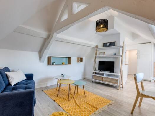 Appartement à louer - logement étudiant 800 € 2 pièces 1 chambre 27 m² 3ème étage Centre Melun 77000