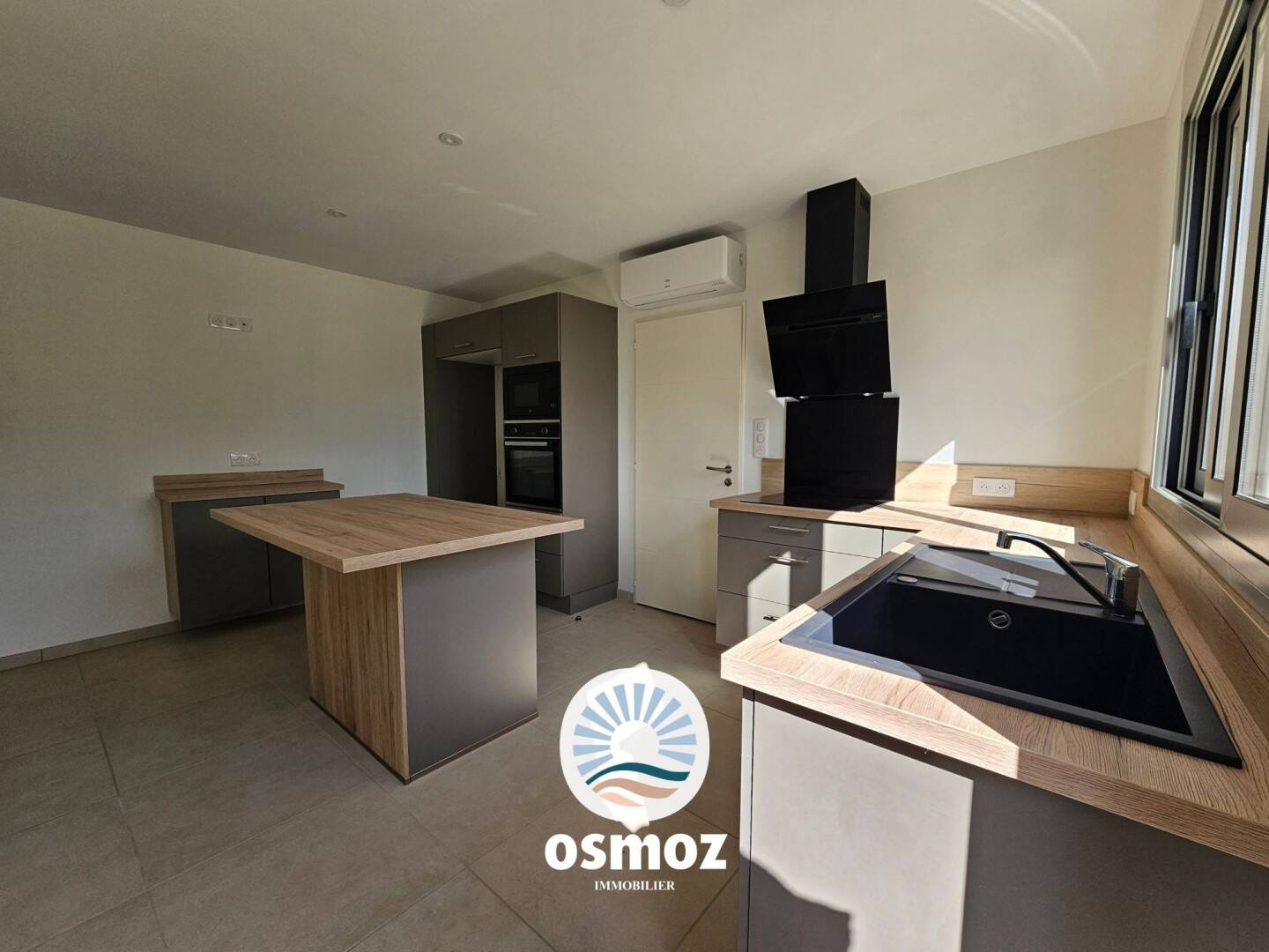 Maison à vendre, 162m², SAINT LAURENT DE LA PREE