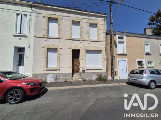 Maison de ville à vendre 96 000 € 4 pièces 3 chambres 114 m² 620 m² de terrain Cottage-La Folie Thouars 79100