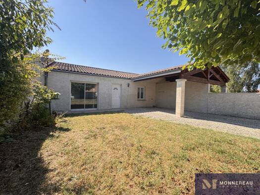 Maison de plain-pied à vendre 139 000 € 4 pièces 3 chambres 80 m² 260 m² de terrain Barbezieux-Saint-Hilaire 16300
