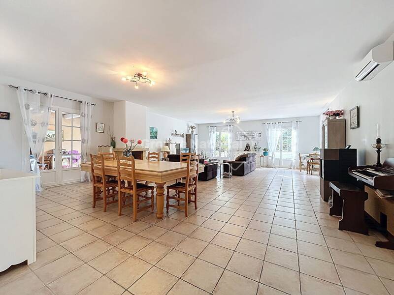 Maison à vendre, 315m², SAINT RESTITUT