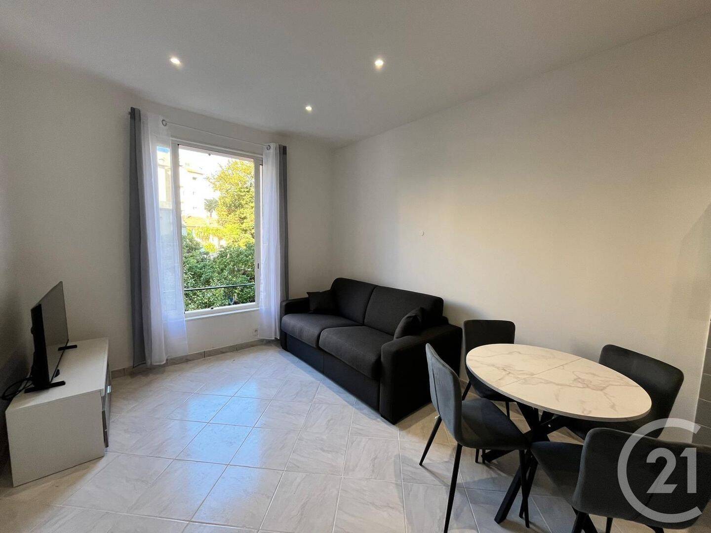 Maison à louer, 23m², JUAN LES PINS