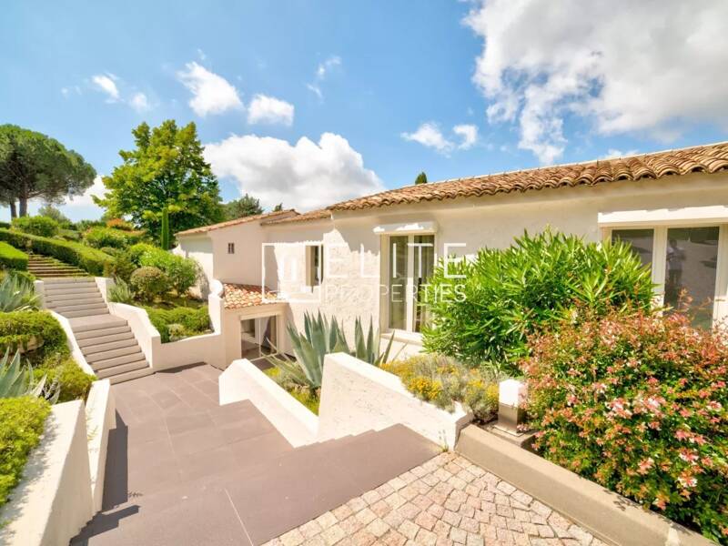 Maison à louer, 588m², MOUANS SARTOUX