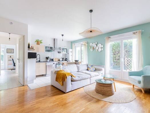 Appartement à louer 1 150 € 3 pièces 2 chambres 65 m² 3 étages Rubis Longjumeau 91160