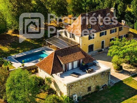 Maison à vendre 787 500 € 8 pièces 5 chambres 397 m² 4 466 m² de terrain Orthez 64300