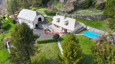 Maison à vendre 289 990 € 4 pièces 2 chambres 90 m² 7 235 m² de terrain Carlat 15130
