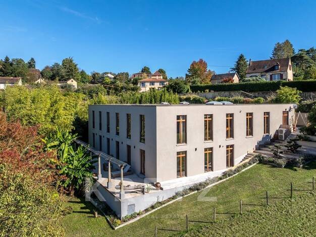 Maison à vendre 1 190 000 € 8 pièces 3 chambres 365 m² 2 500 m² de terrain Gare de Sarlat Sarlat-la-Canéda 24200