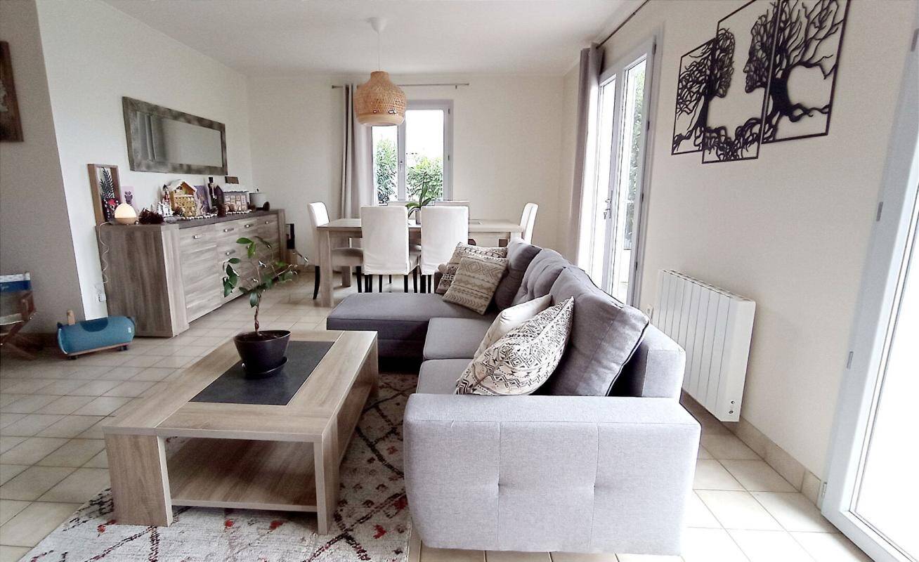 Maison à vendre, 137m², SAINT ETIENNE DE CHIGNY