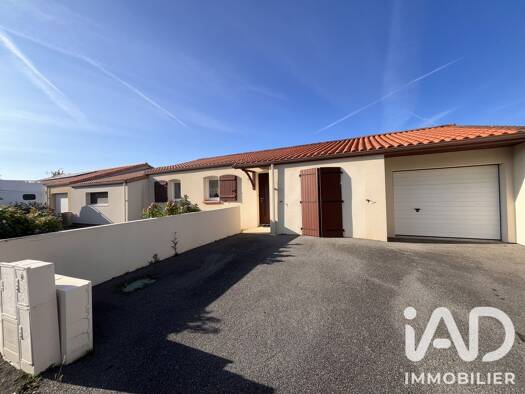 Maison de plain-pied à vendre 294 000 € 7 pièces 5 chambres 156 m² 550 m² de terrain Sud Bourg Saint-Philbert-de-Grand-Lieu 44310