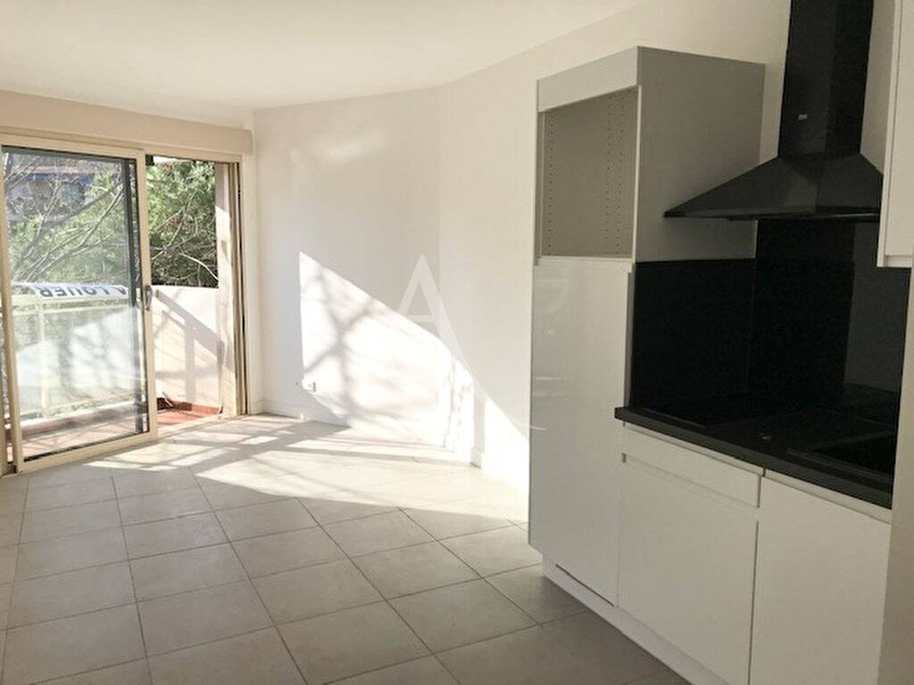 Maison à louer, 23m², CANNES