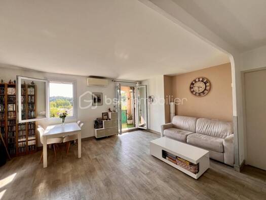 Appartement à vendre 314 000 € 3 pièces 2 chambres 66 m² Étage 2/2 Châteauneuf-Grasse 06740