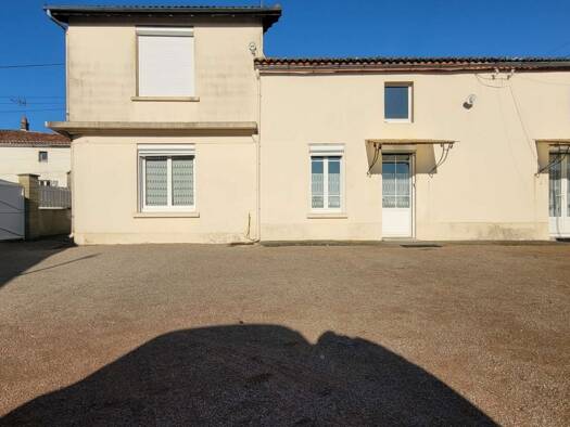 Maison à vendre 93 500 € 3 pièces 2 chambres 120 m² 1 331 m² de terrain Boussais 79600
