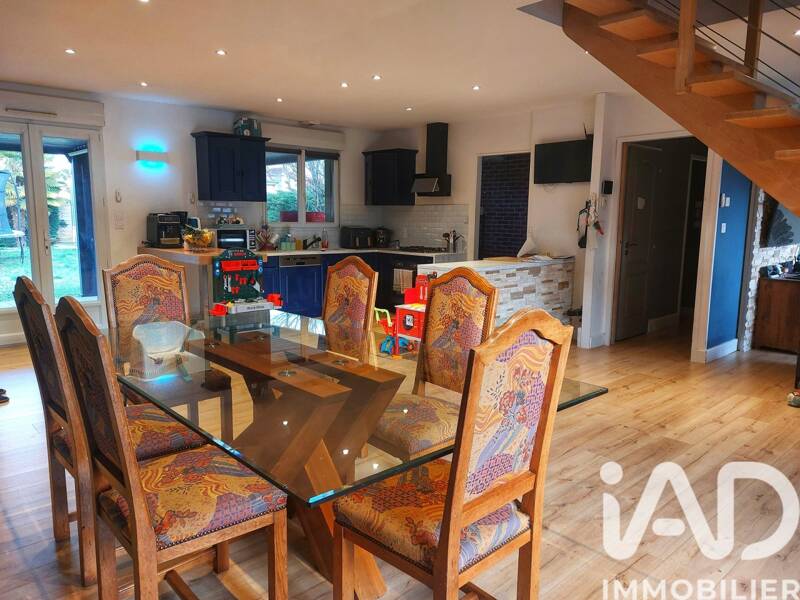 Maison à vendre, 185m², CHATENOY LE ROYAL