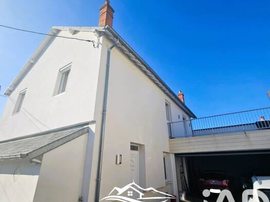 Maison à vendre 212 000 € 7 pièces 4 chambres 179 m² 267 m² de terrain Centre Ville Yzeure 03400
