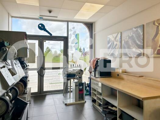 Coordonnerie à vendre Fonds de commerce 94 900 € 35 m² de surface de vente Beaurains 62217