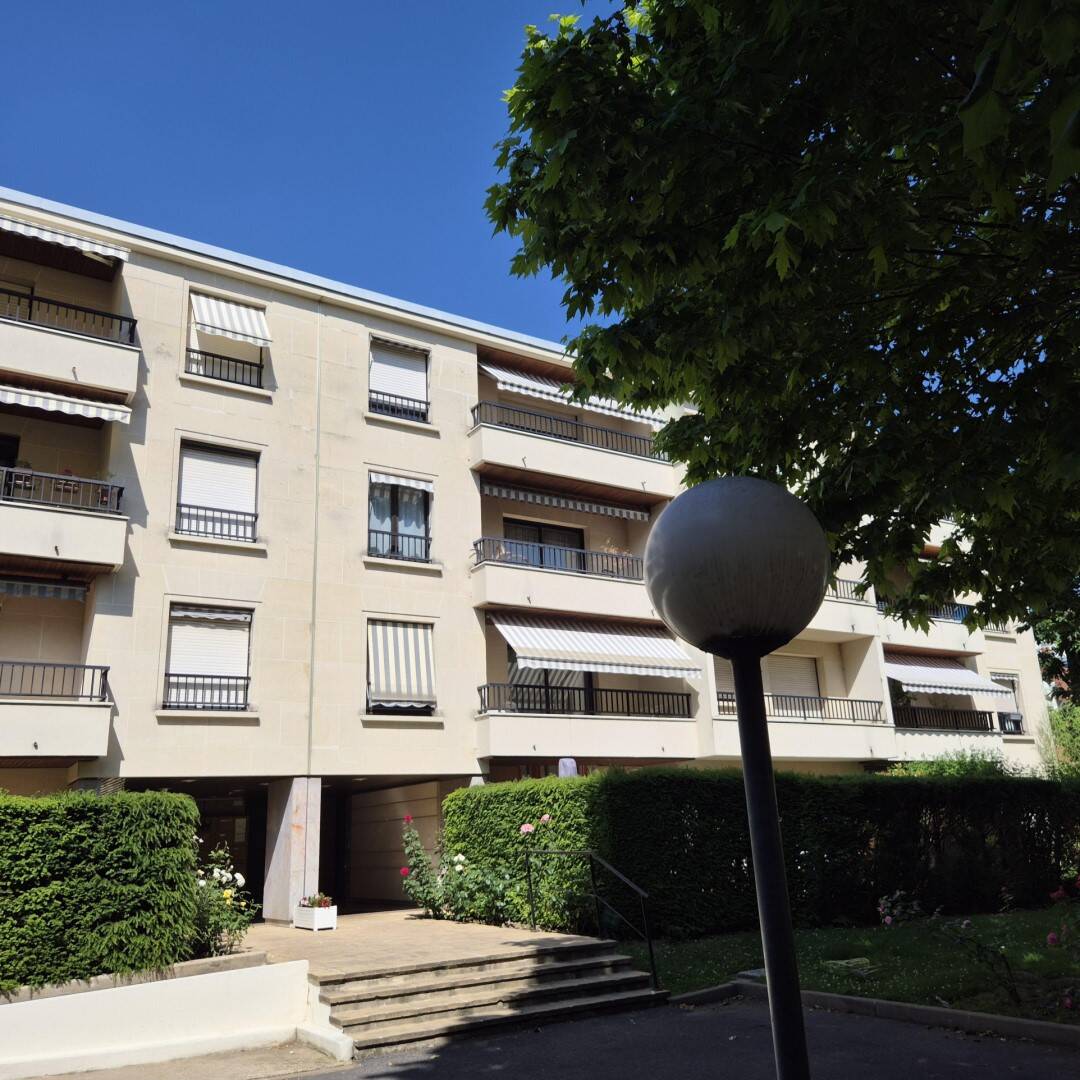 Maison à louer, 26m², SAINT MAUR DES FOSSES