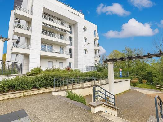Parking à vendre 9 900 € 12 m² Maltournee Neuilly-Plaisance 93360
