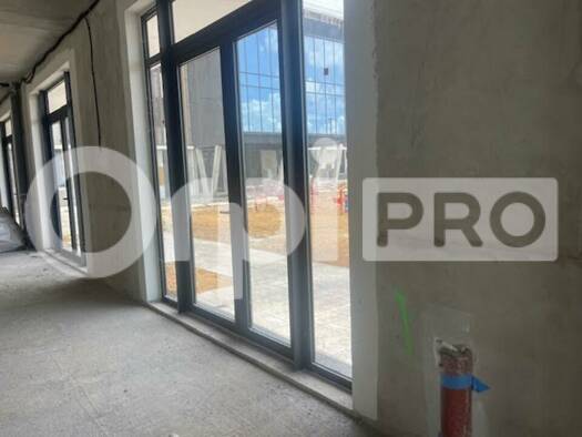 Local commercial à louer 7 508 € 231 m² de surface de vente Les Abymes 97139