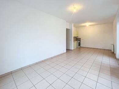 Appartement à louer 978 € 3 pièces 2 chambres 59 m² Étage 2/3 Saint Cergues 74140