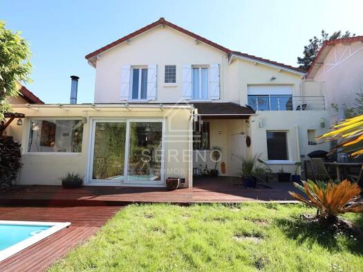 Maison à vendre 549 000 € 6 pièces 4 chambres 134 m² 467 m² de terrain Bord de Marne Champs-sur-Marne 77420