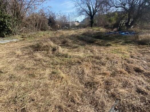 Terrain constructible viabilisé à vendre 198 000 € 388 m² de terrain Meyrargues 13650