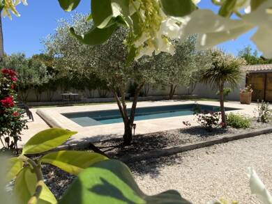 Maison à vendre 728 000 € 5 pièces 4 chambres 180 m² 840 m² de terrain Uzes 30700