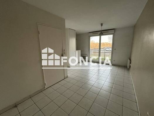 Appartement à louer 341 € 1 pièce 24,5 m² RDC/5 Cerisaie Elbeuf 76500