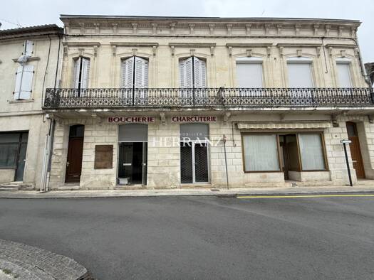 Immeuble à vendre 244 000 € 87 m² Guîtres 33230