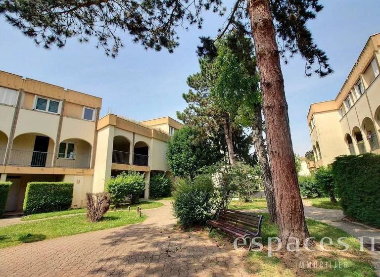 Appartement à vendre 289 000 € 4 pièces 3<br/>chambres 87 m²<br/>superficie RDC<br/>étage Montigny-le-Bretonneux 78180
