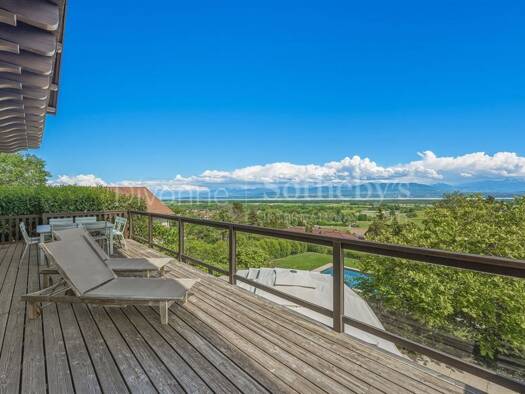 Maison à vendre 1 650 000 € 8 pièces 5 chambres 239 m² 1 632 m² de terrain Grilly 01220