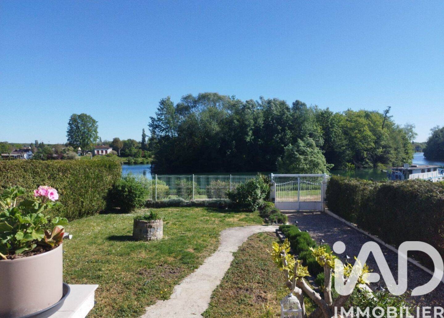 Maison à vendre, 227m², SAINT JEAN LES DEUX JUMEAUX