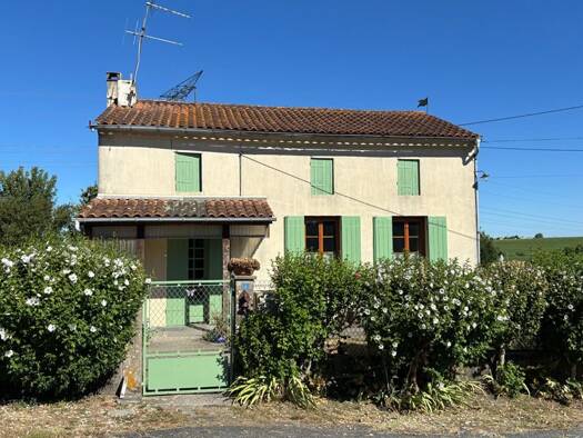 Maison à vendre 147 500 € 4 pièces 2 chambres 71 m² 4 492 m² de terrain Saint-Ciers-du-Taillon 17240