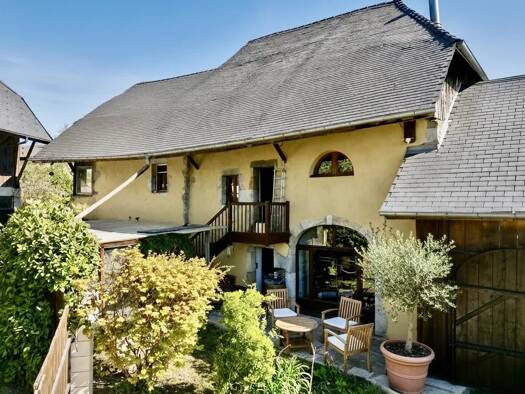 Ferme à vendre 495 000 € 7 pièces 3 chambres 180 m² 500 m² de terrain Sillingy 74330