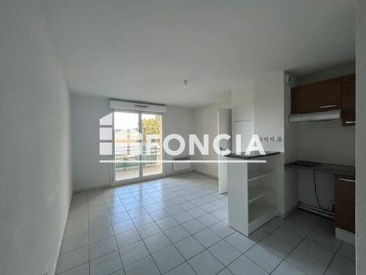 Appartement à louer 450 € 2 pièces 1 chambre 35,9 m² 3ème étage Sainte Catherine Villeneuve-sur-Lot 47300