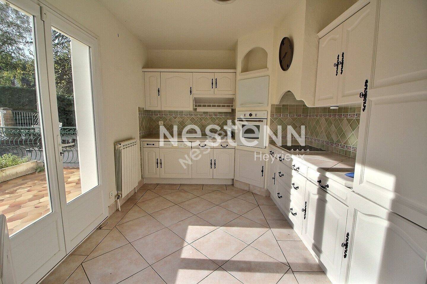 Maison à vendre, 123m², SAINT PIERRE DE CHANDIEU
