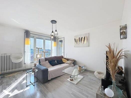 Appartement à vendre 106 880 € 3 pièces 2 chambres 76 m² Étage 4/4 Martinet-Vignemale Tarbes 65000