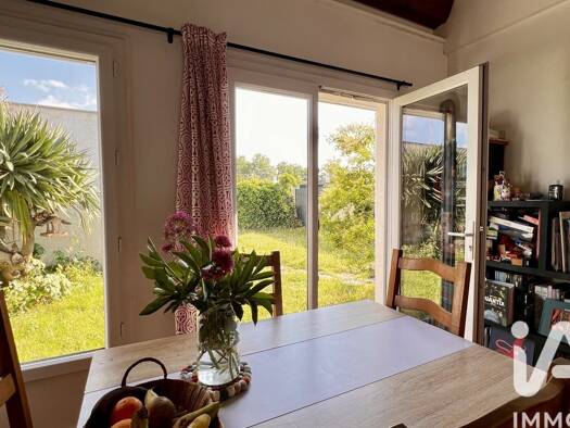 Maison de plain-pied à vendre 330 000 € 3 pièces 2 chambres 93 m² 277 m² de terrain Villeneuve Les Salines La Rochelle 17000