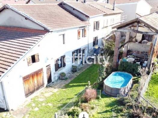 Maison de ville à vendre 215 000 € 9 pièces 7 chambres 200 m² 577 m² de terrain Cour-et-Buis 38122