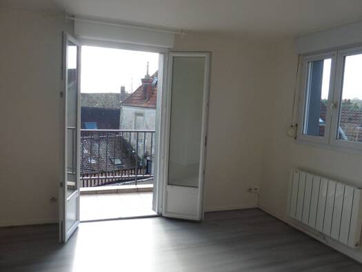 Appartement à louer 585 € 1 pièce 25,57 m² 2ème étage Montfort-l'Amaury 78490