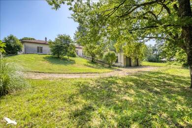 Maison de plain-pied à vendre 228 975 € 6 pièces 5 chambres 185 m² 8 878 m² de terrain Cancon 47290