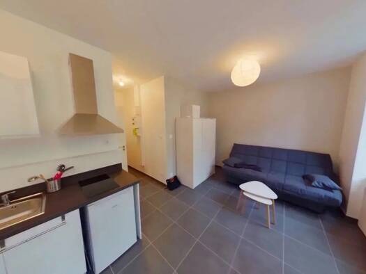 Appartement à louer 400 € 1 pièce 20,6 m² Étage 2/3 Saint-Étienne 42000
