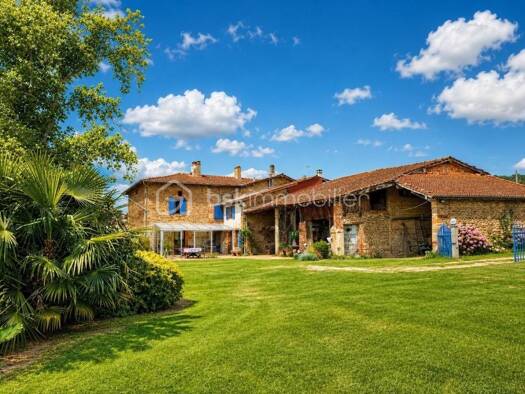 Ferme à vendre 230 000 € 8 pièces 5 chambres 147,52 m² 55 559 m² de terrain Châteauneuf-de-Galaure 26330