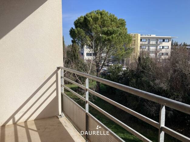 Appartement à louer 635 € 2 pièces 1 chambre 39 m² Étage 2/3 Montfavet Montfavet 84140