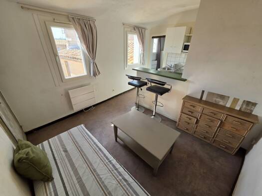 Appartement à louer 655 € 2 pièces 1 chambre 20,5 m² Étage 4/4 Aix-en-Provence 13100